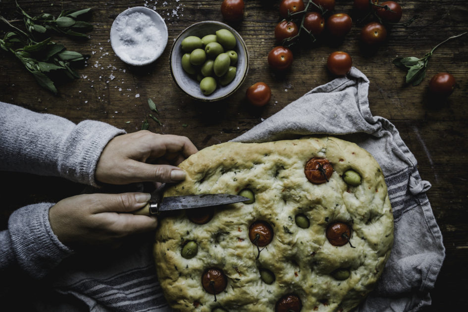 Focaccia with orache and tomatoes - Sara Bäckmo
