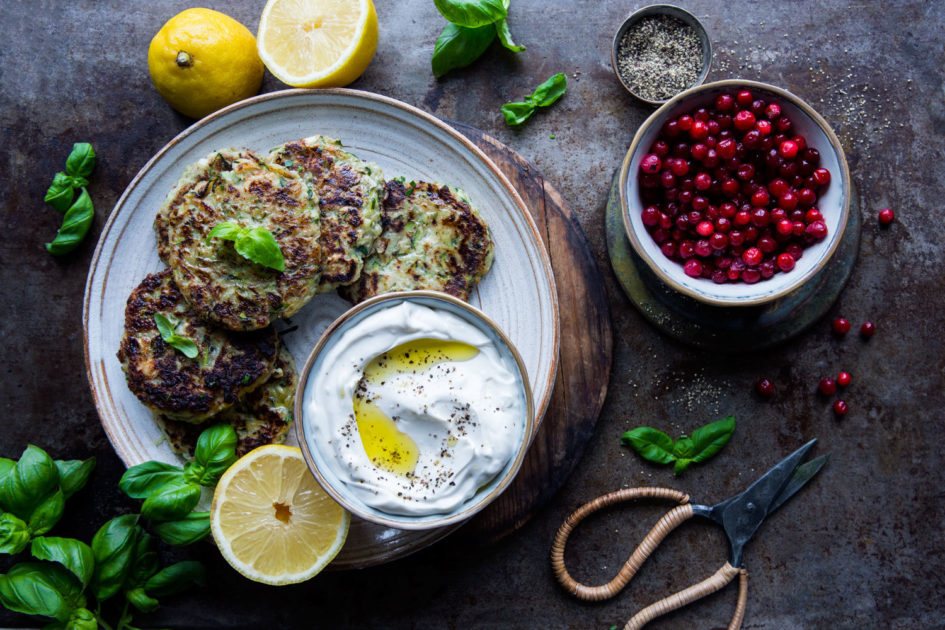 Zucchini patties with fresh herbs - Sara Bäckmo